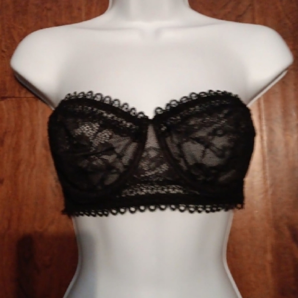 Victoria Secret Woman's Bra Size 34D Black Lace
